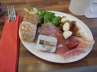 12573958_10206540341640279_3597245098306801645_n